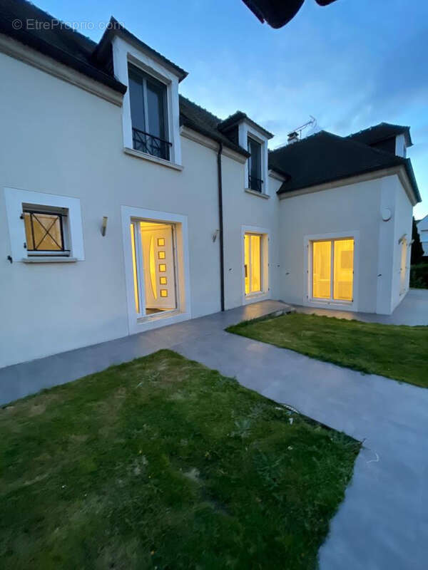 Maison à GOUVERNES