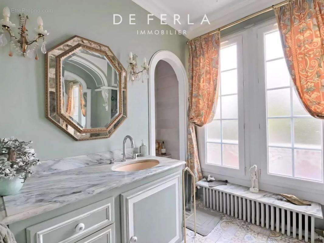 Maison à SAINT-MAUR-DES-FOSSES