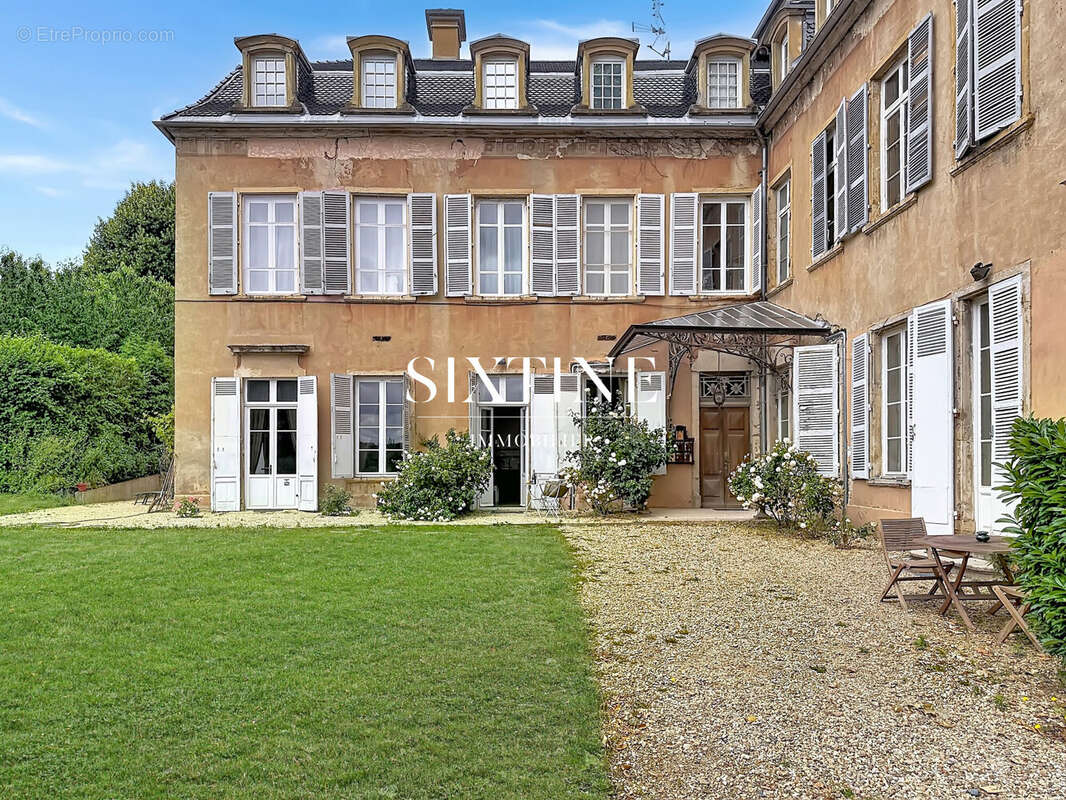 Appartement à SAINT-CYR-AU-MONT-D'OR