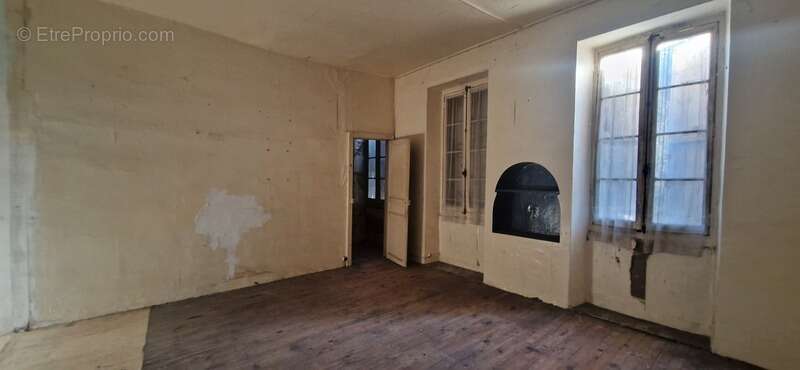 Appartement à CAZAUBON