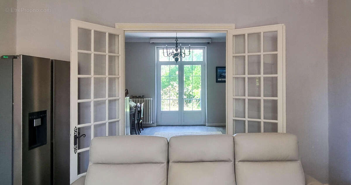 salon - Maison à BELVEZE-DU-RAZES