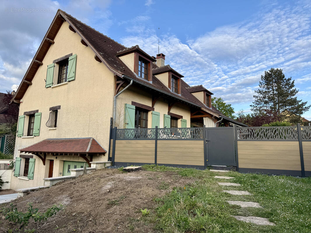 Maison à AVALLON