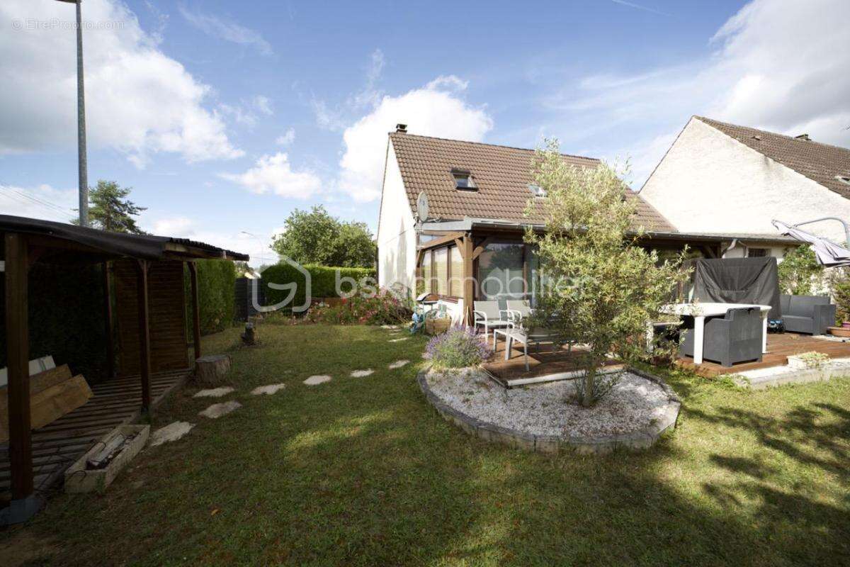 Maison à VULAINES-SUR-SEINE
