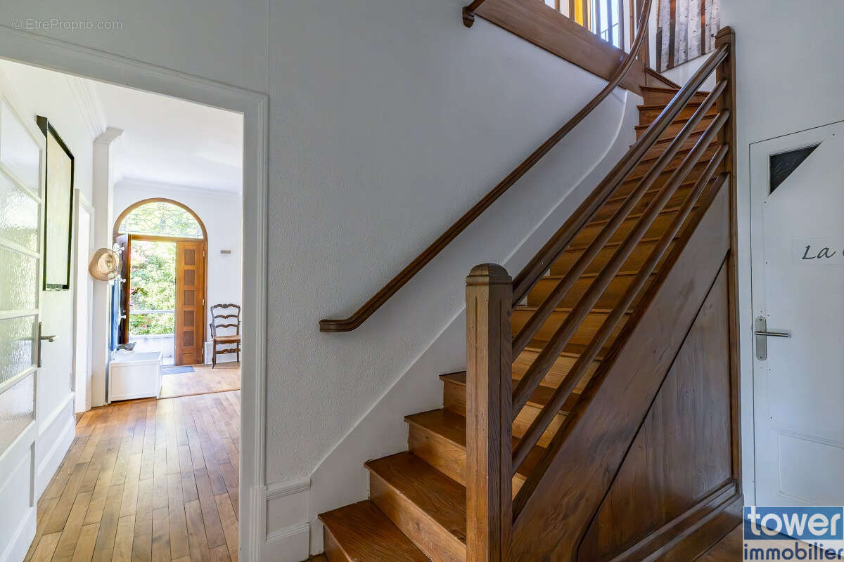 Ensemble immobilier avec maison de maître à Montbron - photo 8