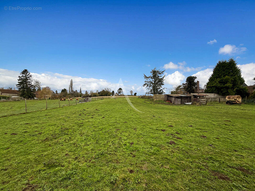 Terrain à ETREPAGNY
