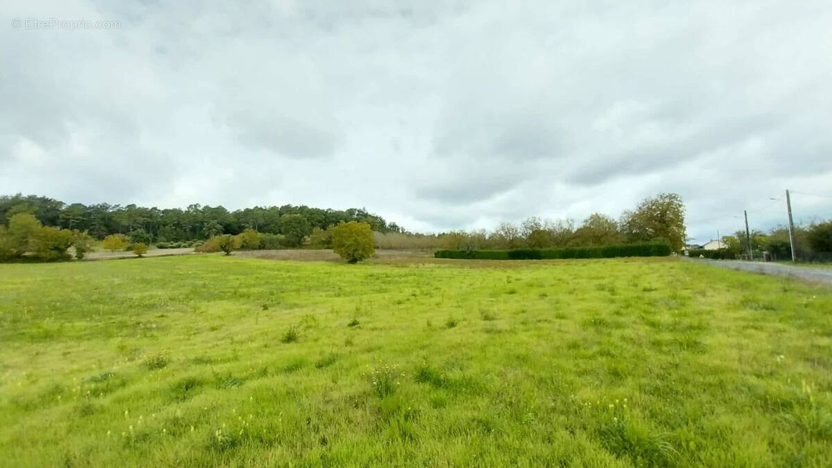 Terrain à PERIGUEUX