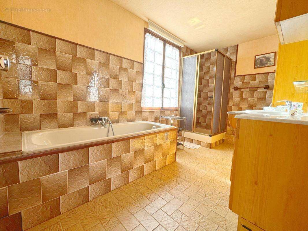 Maison à LA CHAPELLE-GAUTHIER