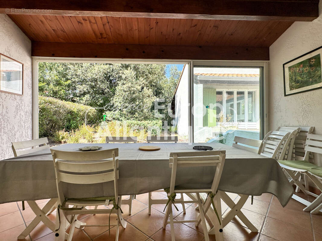 Villa avec piscine 200m2 habitables - Parc de la résidence - La Palmyre - photo 16