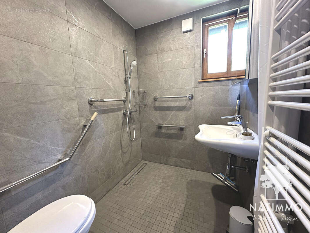 salle d&#039;eau maison  - Maison à LE HOHWALD