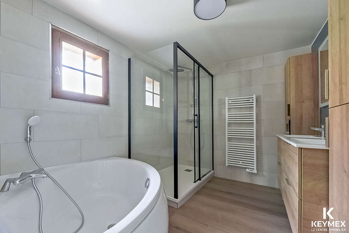 Maison à CHAMPAGNE-SUR-OISE