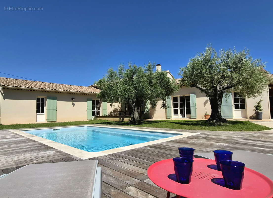 Propriété familiale de standing, avec piscine - photo 16