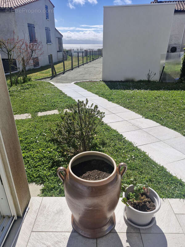 Maison à MESCHERS-SUR-GIRONDE