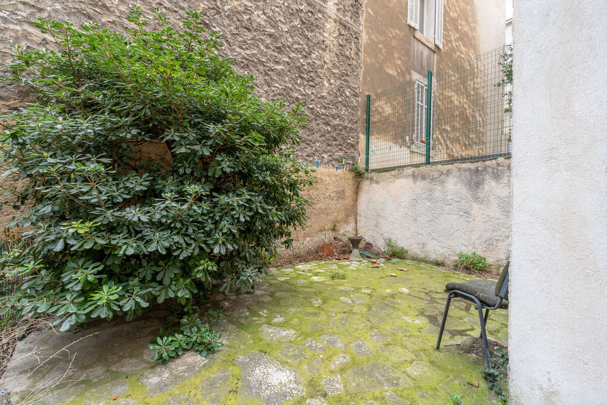 Appartement à MARSEILLE-4E