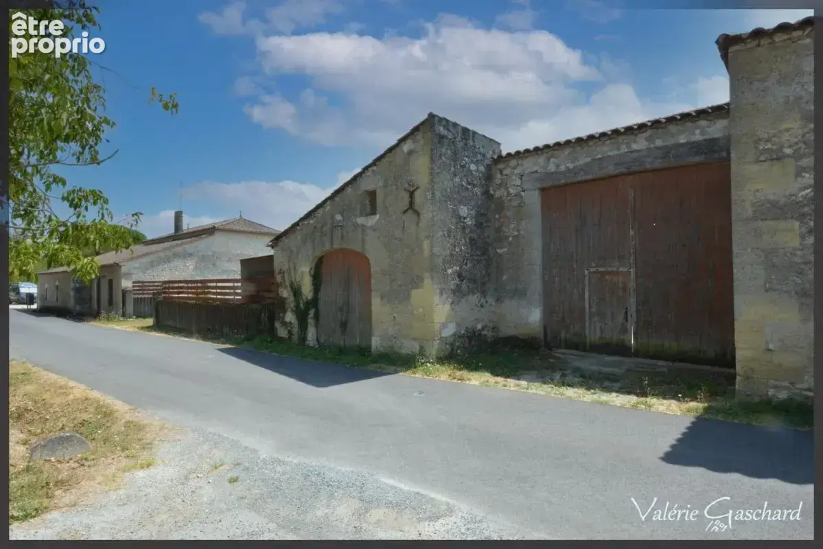 Maison en pierre de caractère (235 m²) – Dépendances, Jardin & Piscine à  SAINT ANTOINE DE BREUILH (24) - photo 23