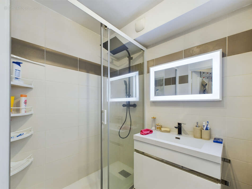 Appartement à SAINT-PIERRE-DU-PERRAY