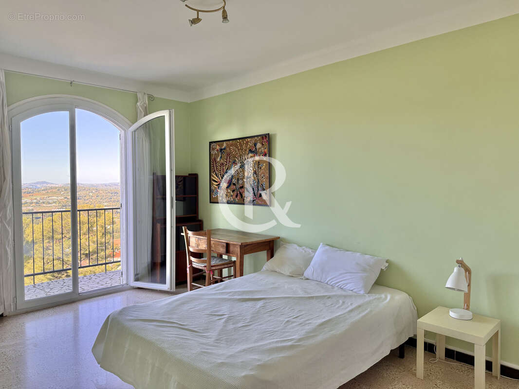 Maison à CARQUEIRANNE