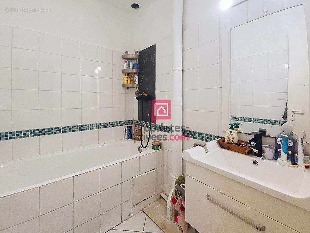 Appartement à LE MUY