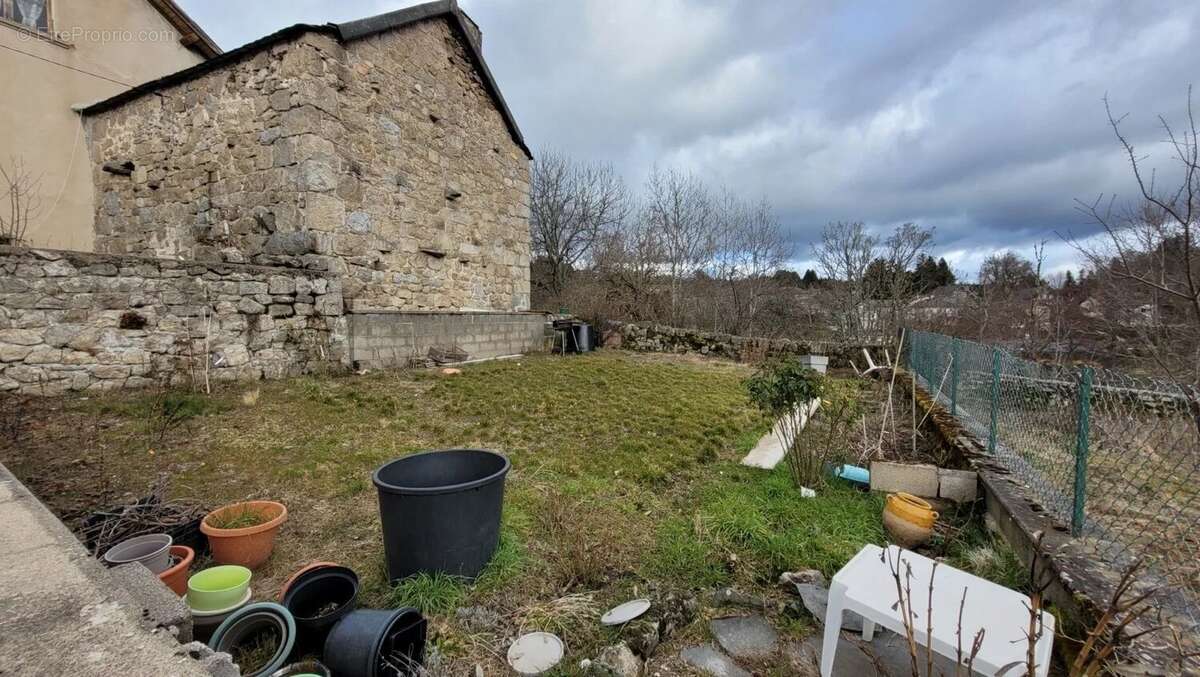 Maison à LE CHAMBON-SUR-LIGNON