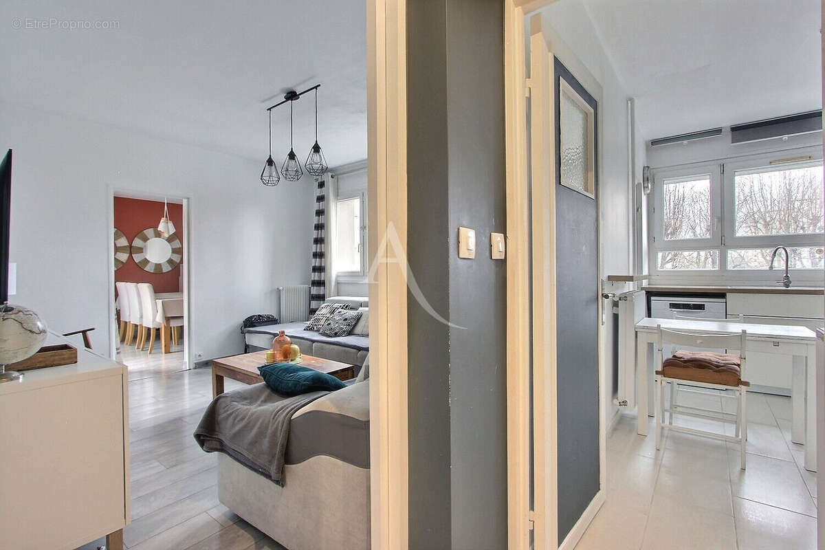 Appartement à VILLENEUVE-LA-GARENNE