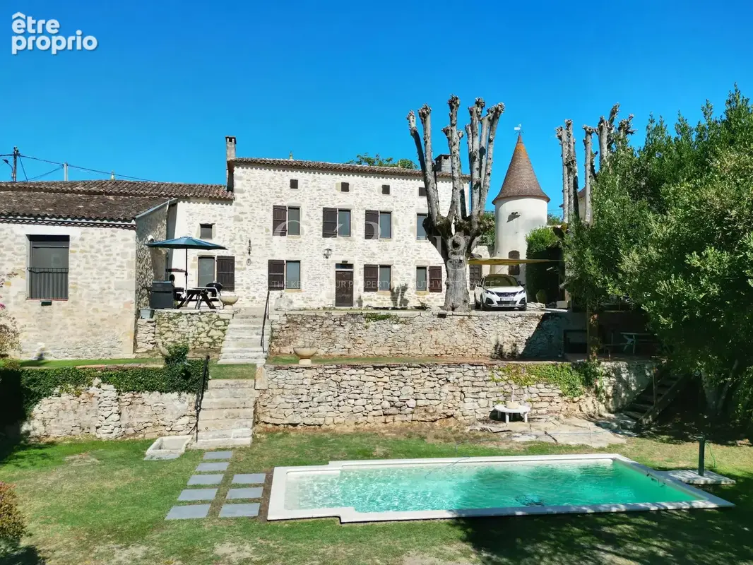 Proche de Monségur - Propriété de caractère en position privée, avec 4 chambres et piscine - photo 4