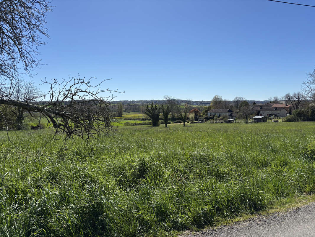 Terrain à bâtir - 780 m2 - photo 2