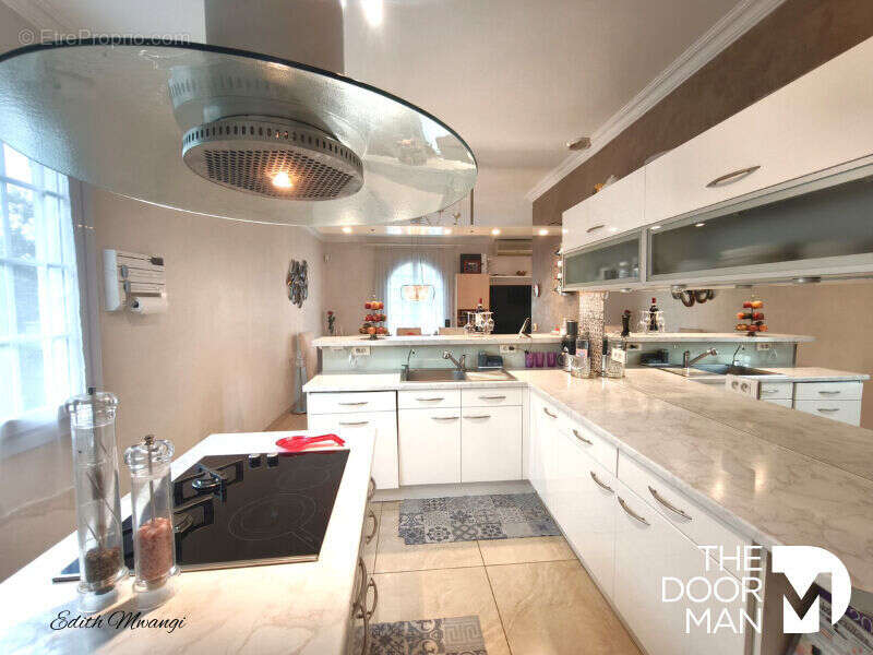 Maison à BRUGUIERES