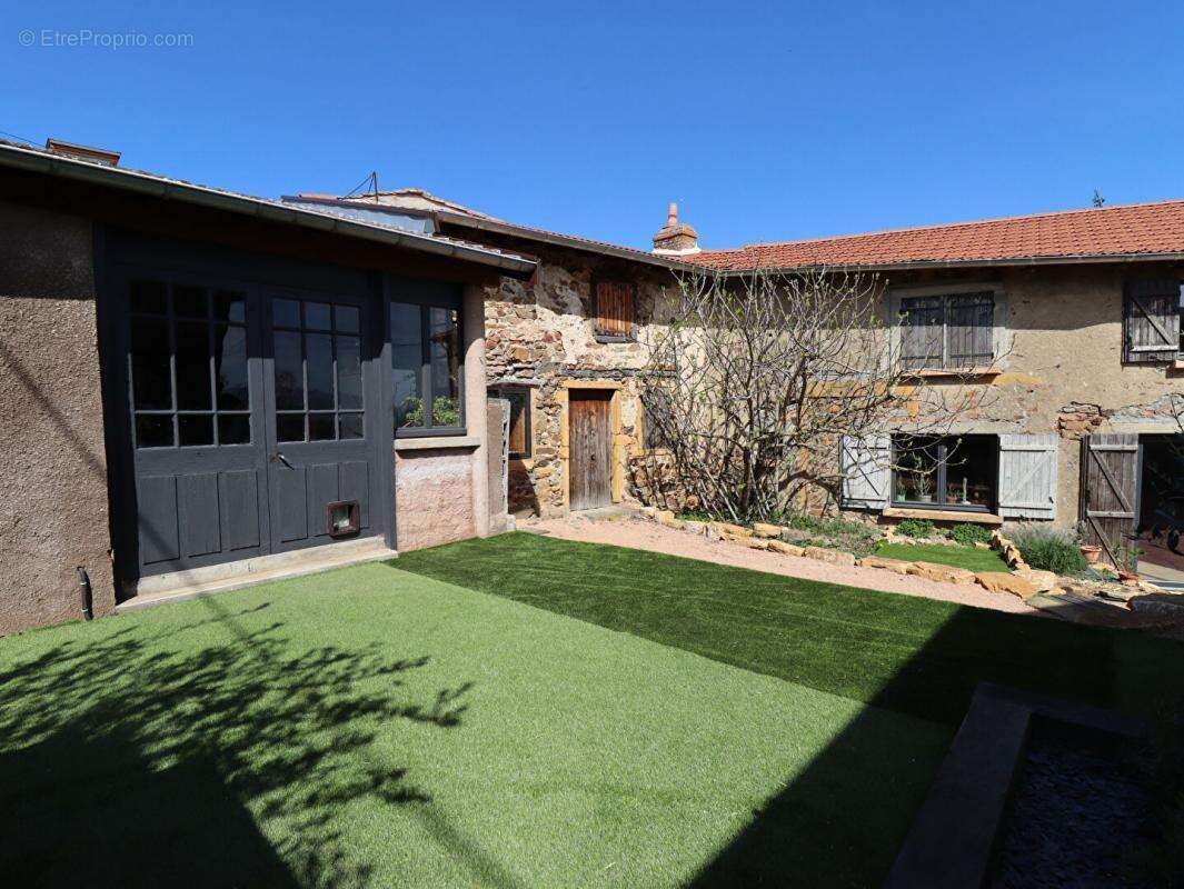 Maison à SAINT-VERAND