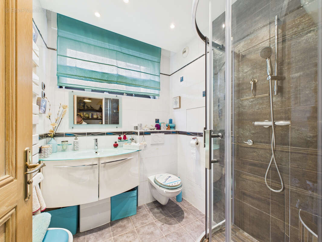 Appartement à LEVALLOIS-PERRET