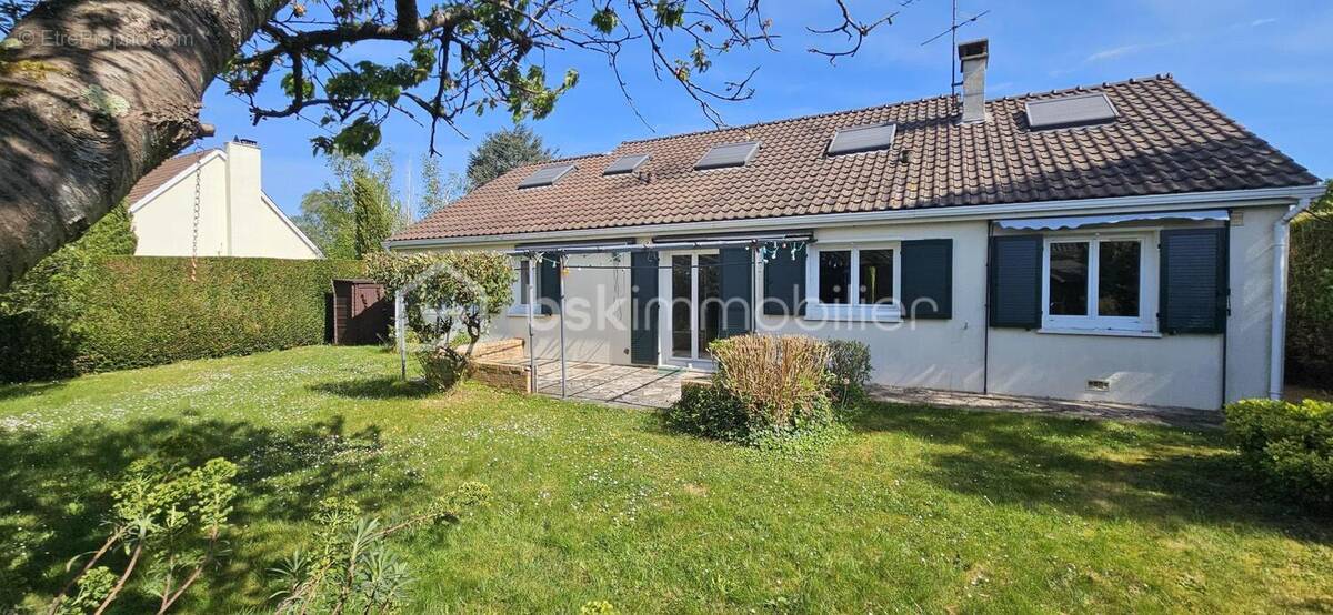 Maison à MENNECY