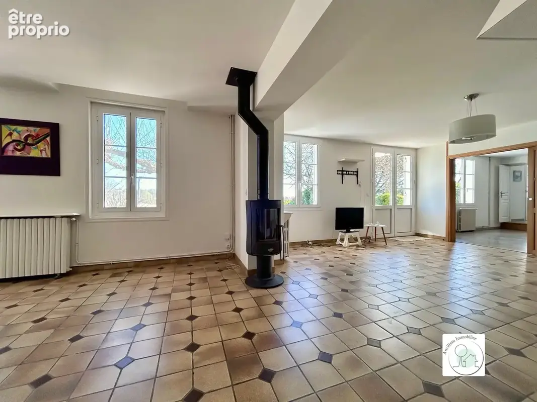 Maison 7 pièces 197 m² à vendre à Bourg (33710) - photo 6