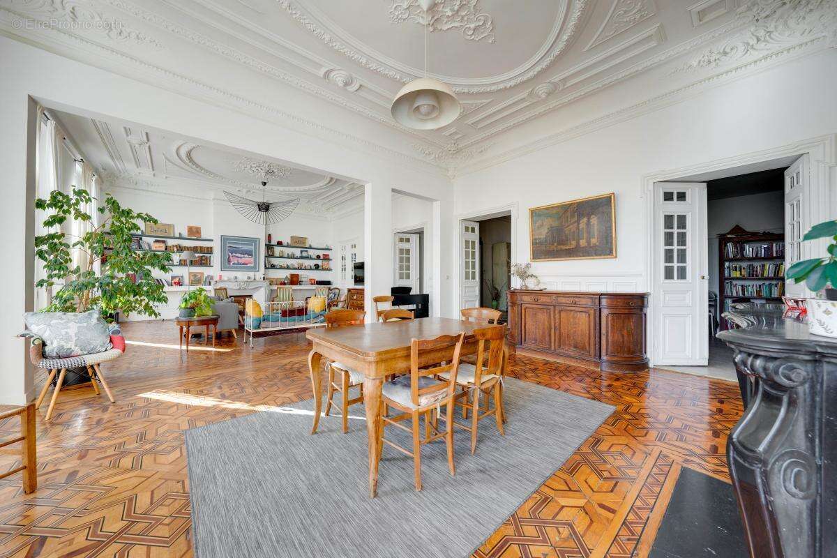 Appartement à MARSEILLE-6E