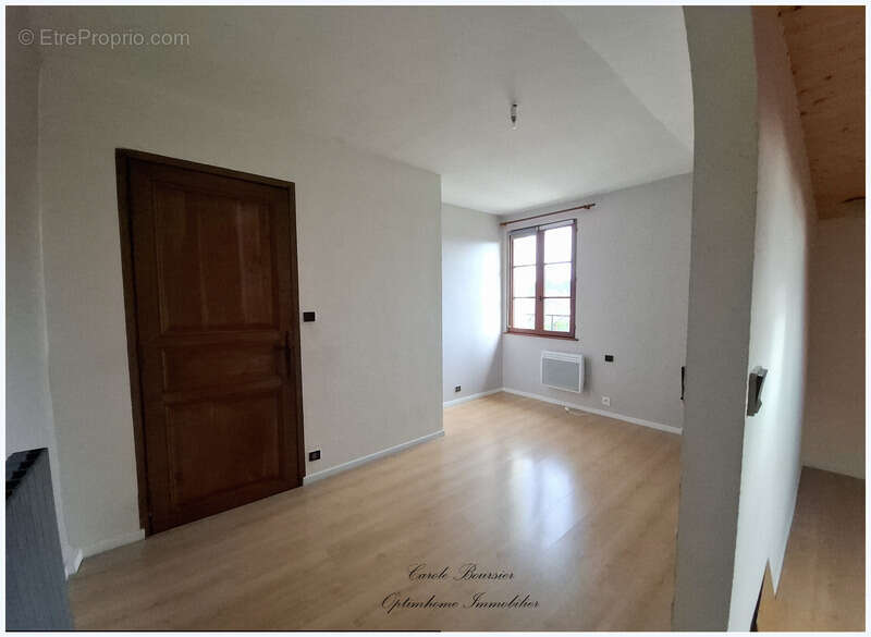 Appartement à LA NEUVEVILLE-SOUS-CHATENOIS