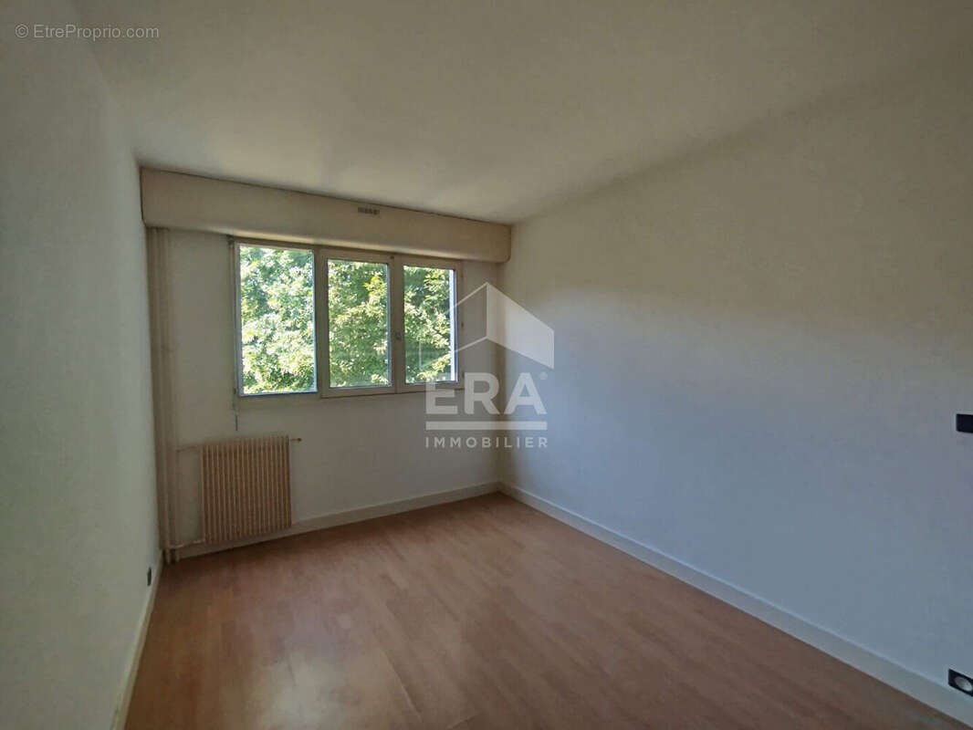 Appartement à LE PLESSIS-BOUCHARD
