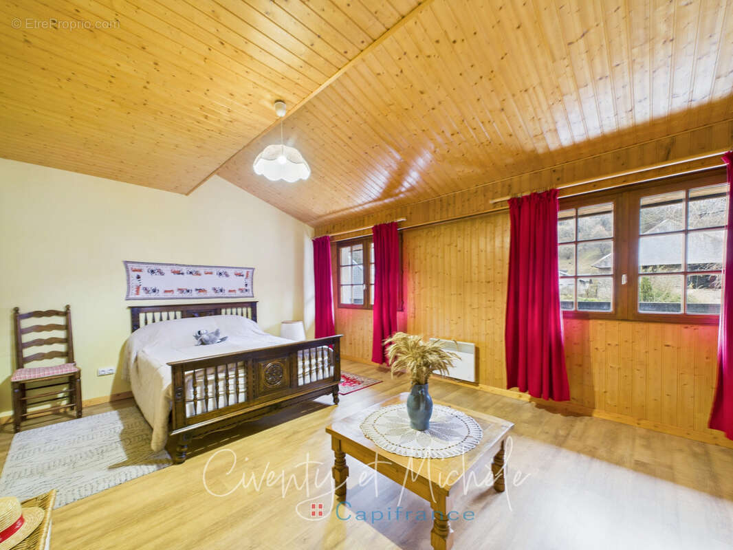 Grande propriété familiale sur 7 533 m² de terrain plat - photo 18