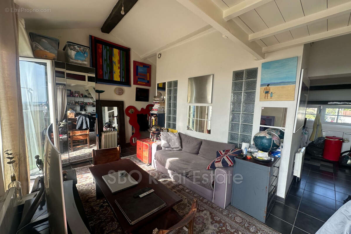 Appartement à LE CANNET