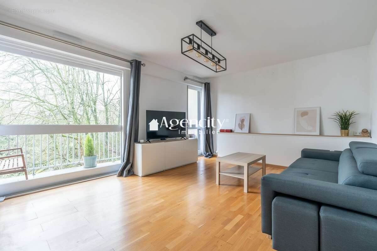 Appartement à TORCY
