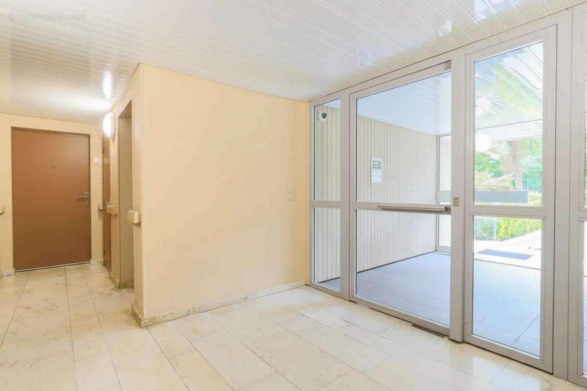 Appartement 1 pièce de 34 m² situé à Lens - photo 6