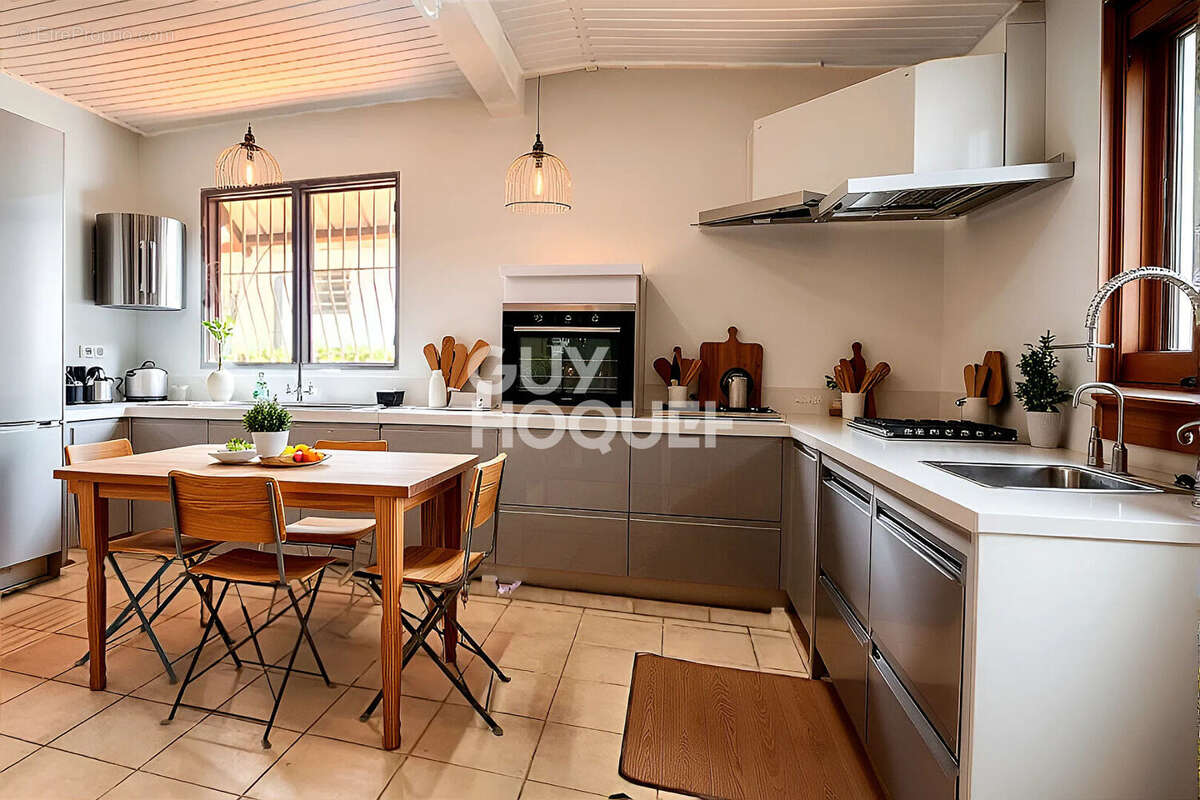 Maison à REMIRE-MONTJOLY