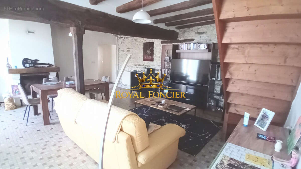 Maison 157 m² à Velleches  - photo 3