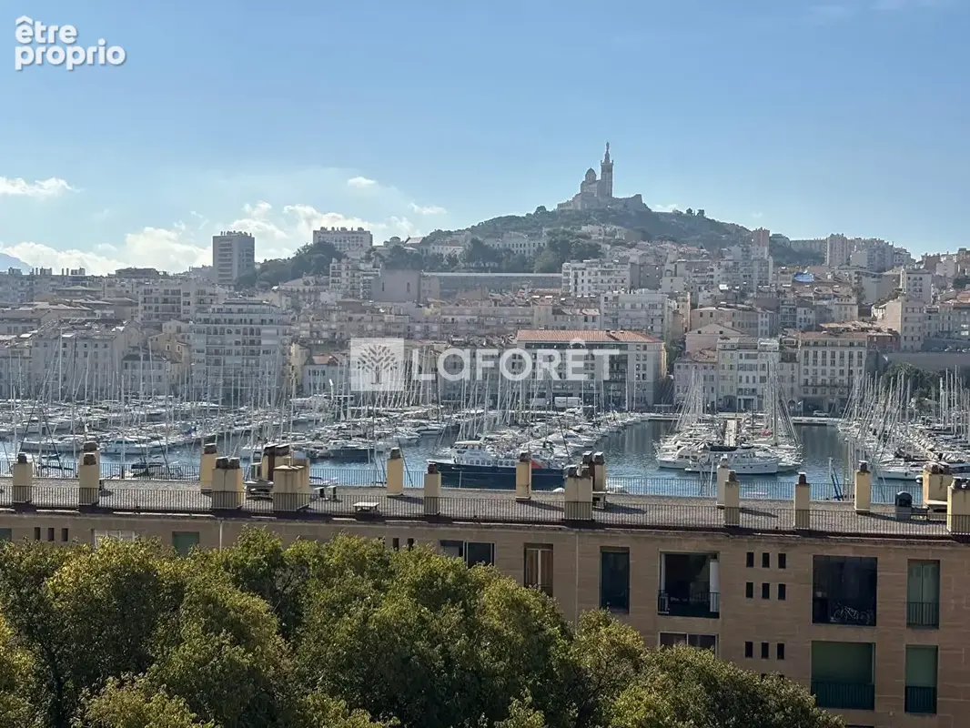 Appartement à MARSEILLE-2E