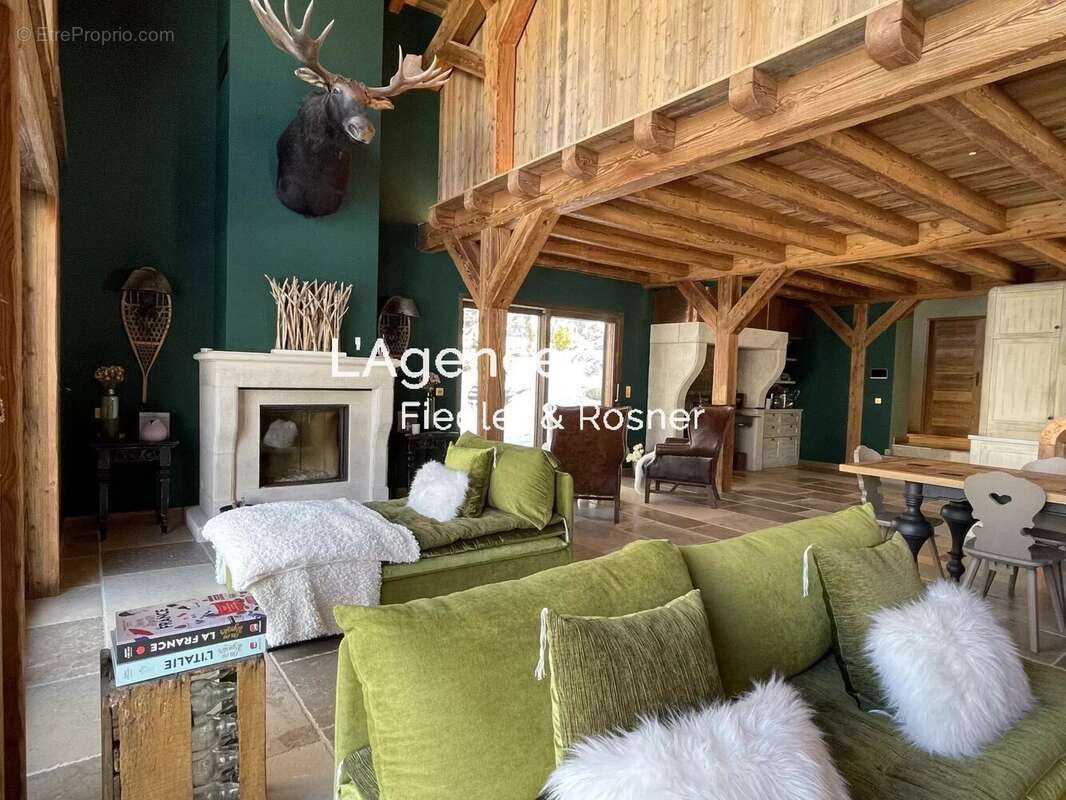 Maison à DEMI-QUARTIER