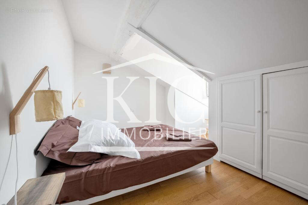 CARCASSONNE CENTRE-VILLE - Superbe T3 Duplex de 85 m2 avec vue sur la Cité - photo 5