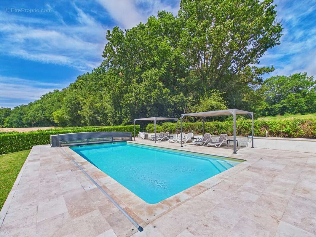 Belle propriété de caractère en Dordogne avec piscine chauffée et magnifiques jardins - photo 17