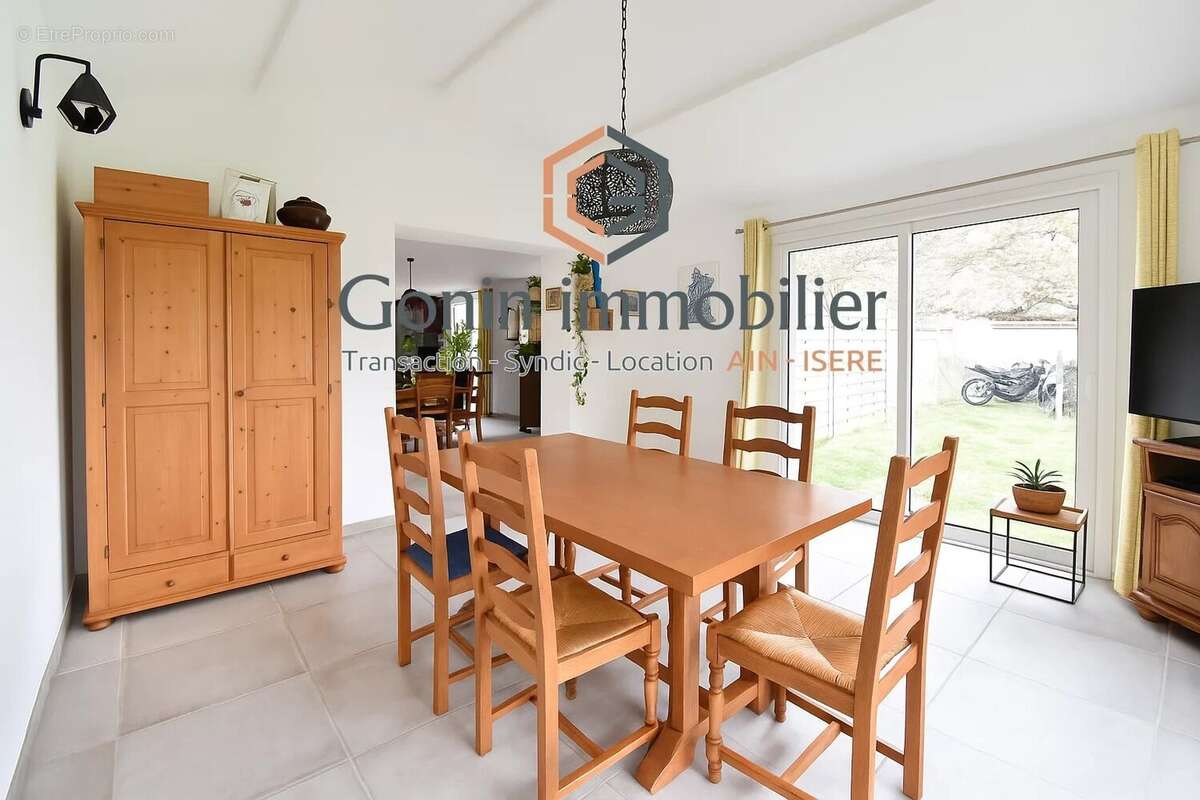 Maison à SAINT-HILAIRE-DE-BRENS