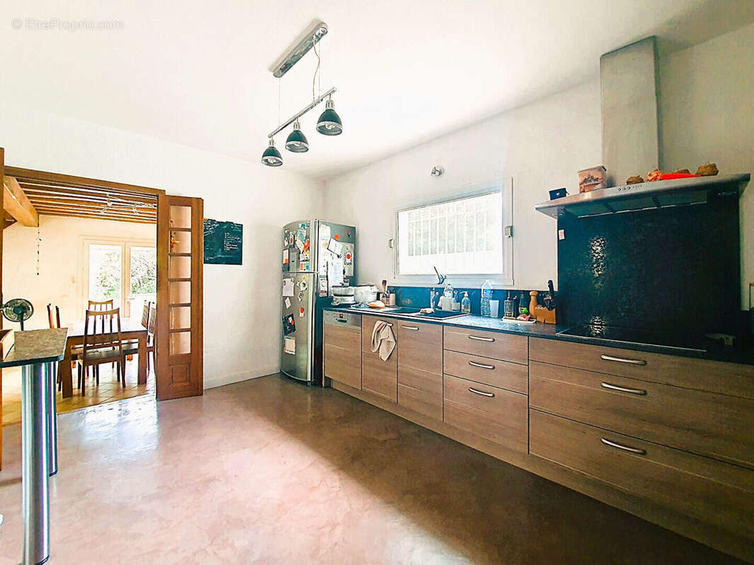 Grande maison familiale 4 chambres avec piscine - quartier du Montagné- Villeneuve les Avignon - photo 8