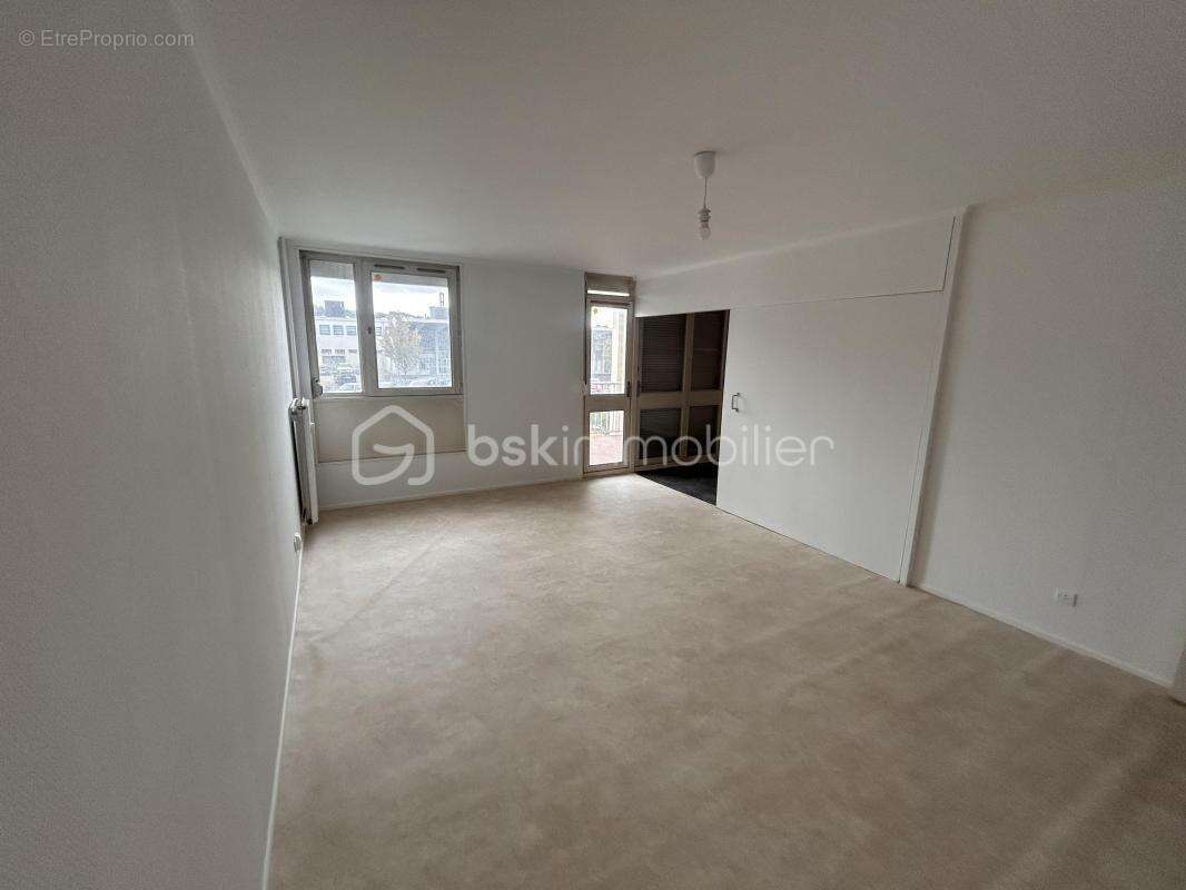 Boulogne-sur-mer – appartement 87 m² a renover – 3 chambres – balcon - photo 2