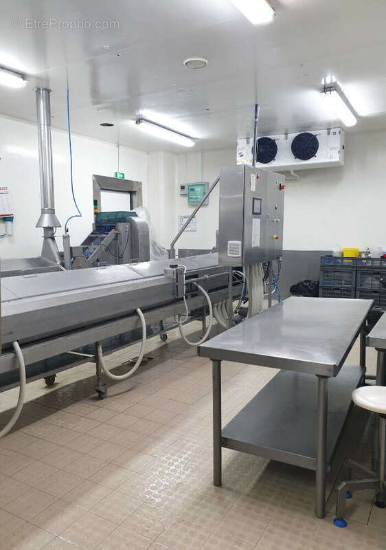 Commerce à SOLLIES-PONT