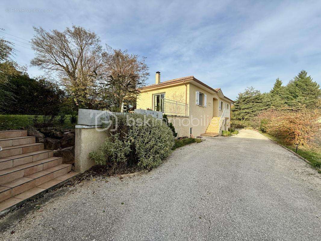 Maison à CHARVIEU-CHAVAGNEUX