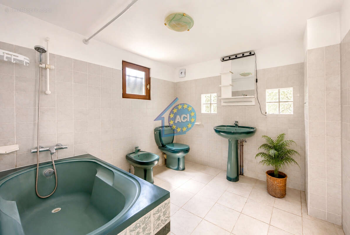Maison bourgeoise Mantes-la-Jolie - 80 m² - 3 chambres - 450 m² terrain - photo 9