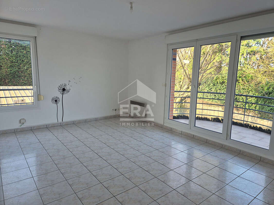 Appartement à SIN-LE-NOBLE